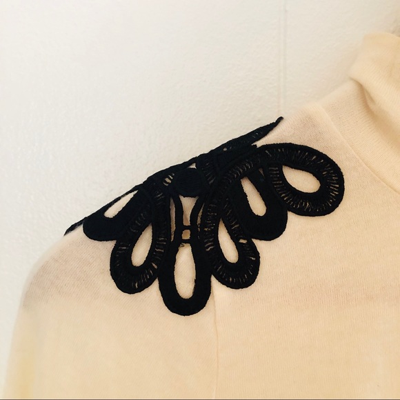 Club Monaco Turtle neck wool and cashmere - Picture 2 of 6